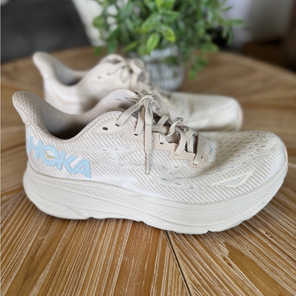Hoka Clifton 9